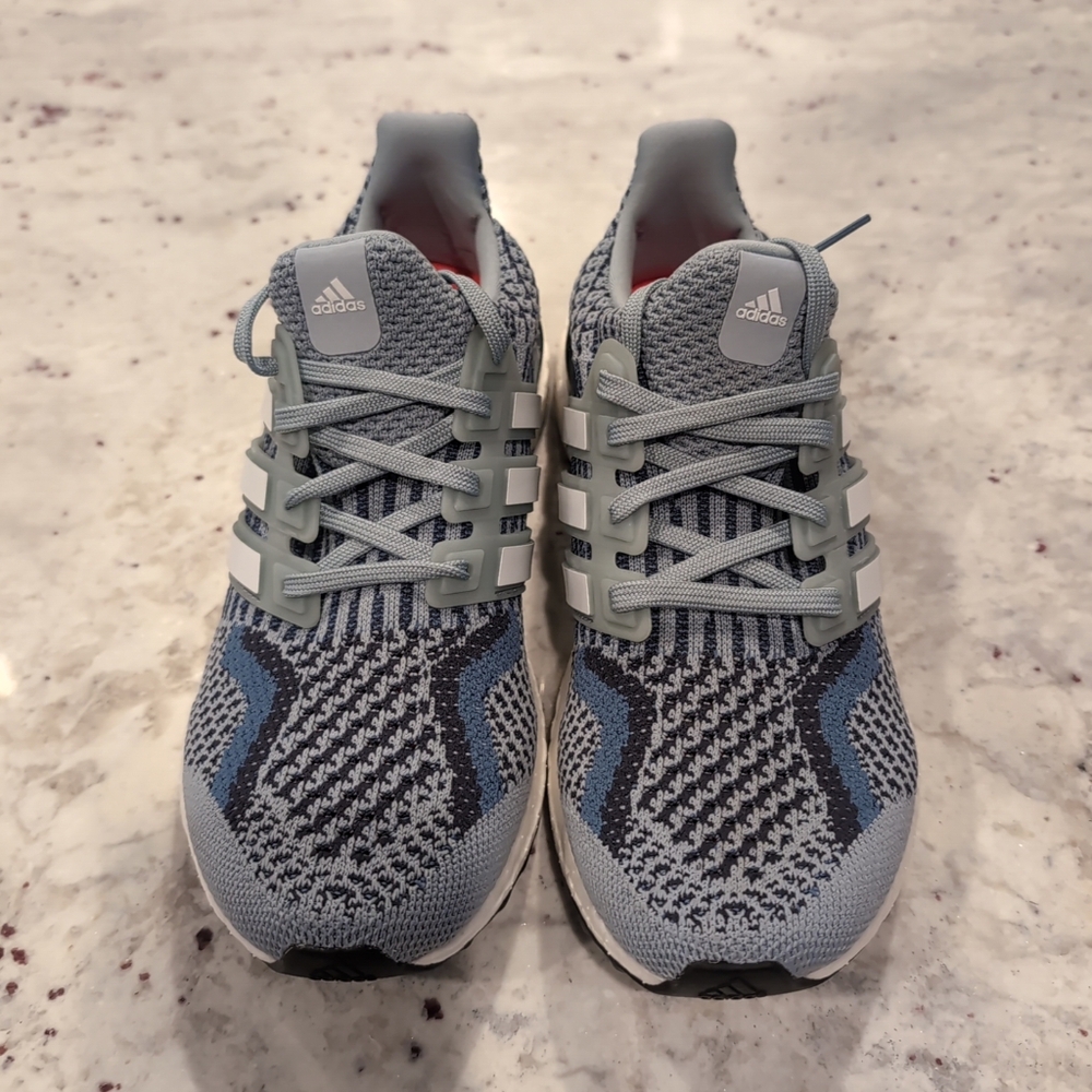 NWT - adidas Ultra Boost 5.0 DNA Magic Grey Shadow Navy SZ 6 youth